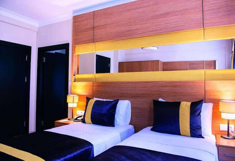 คารามันส์ ซีรน์เกชิ สวีท โฮเต็ล Hotel อิสตันบูล ภายนอก รูปภาพ