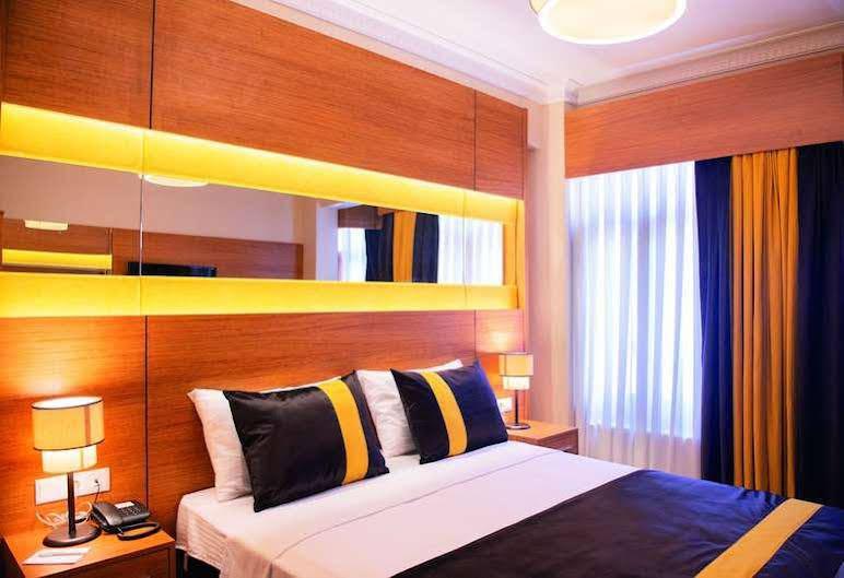 คารามันส์ ซีรน์เกชิ สวีท โฮเต็ล Hotel อิสตันบูล ภายนอก รูปภาพ