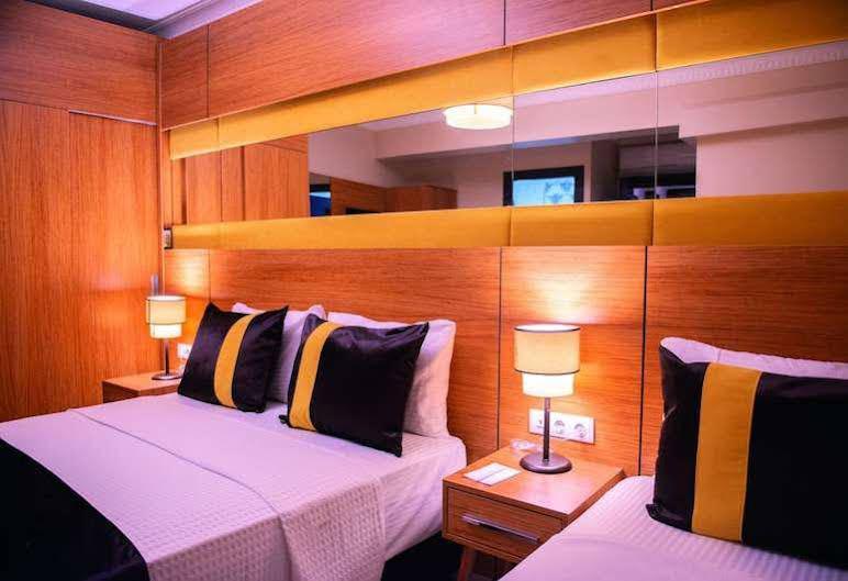 คารามันส์ ซีรน์เกชิ สวีท โฮเต็ล Hotel อิสตันบูล ภายนอก รูปภาพ