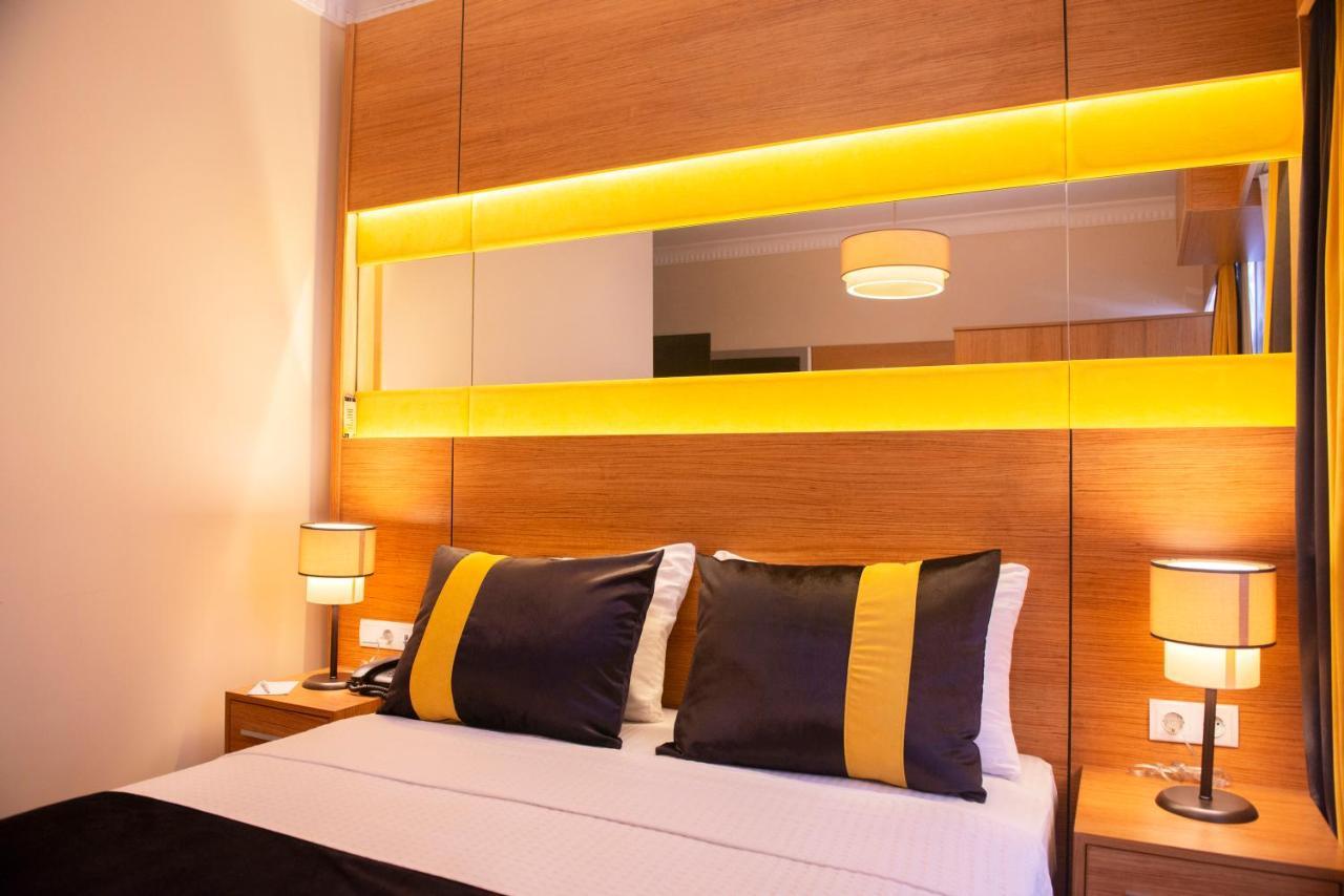 คารามันส์ ซีรน์เกชิ สวีท โฮเต็ล Hotel อิสตันบูล ภายนอก รูปภาพ