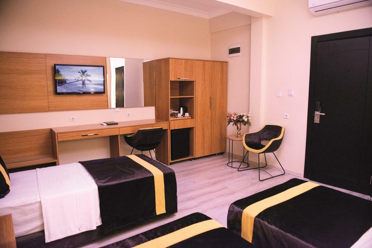 คารามันส์ ซีรน์เกชิ สวีท โฮเต็ล Hotel อิสตันบูล ภายนอก รูปภาพ