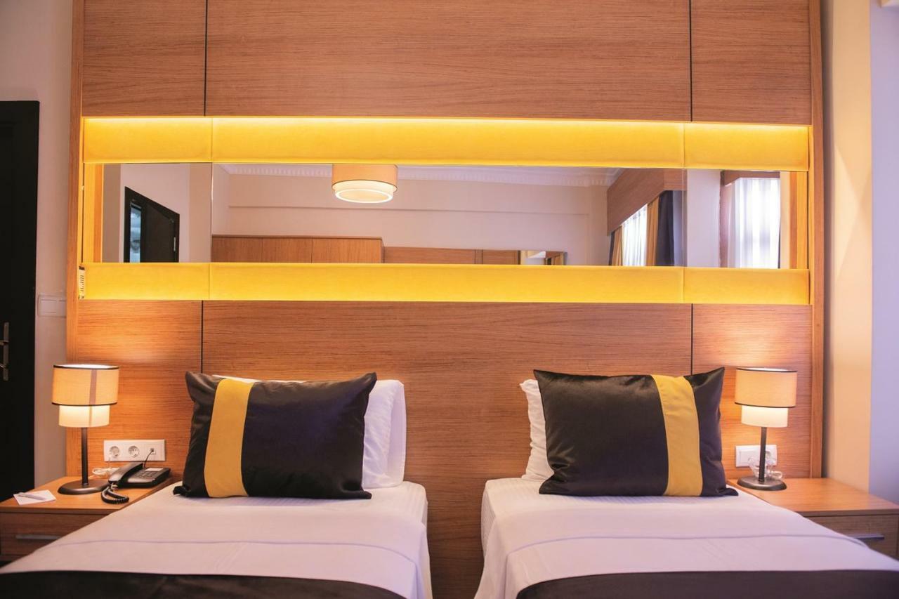 คารามันส์ ซีรน์เกชิ สวีท โฮเต็ล Hotel อิสตันบูล ภายนอก รูปภาพ