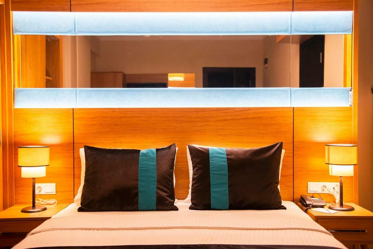 คารามันส์ ซีรน์เกชิ สวีท โฮเต็ล Hotel อิสตันบูล ภายนอก รูปภาพ