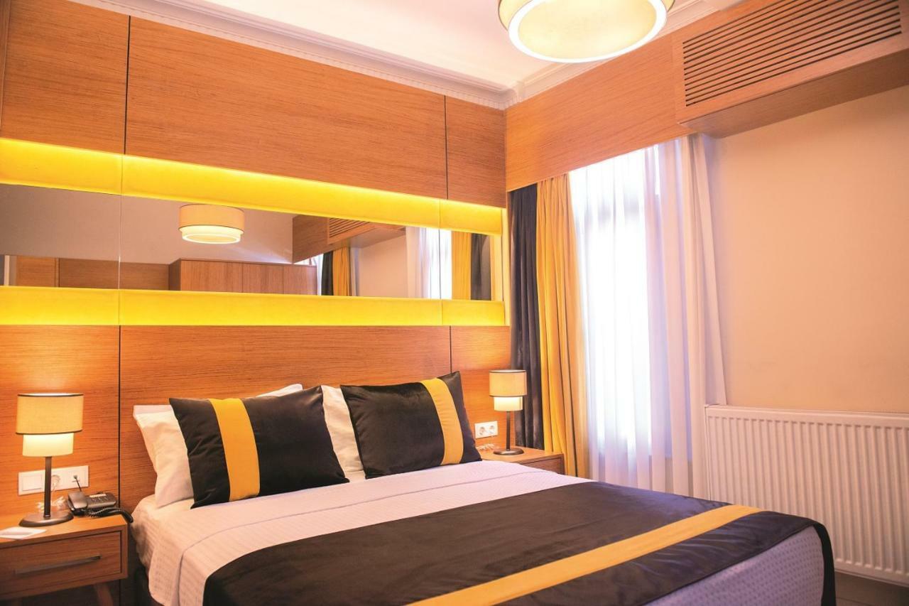 คารามันส์ ซีรน์เกชิ สวีท โฮเต็ล Hotel อิสตันบูล ภายนอก รูปภาพ