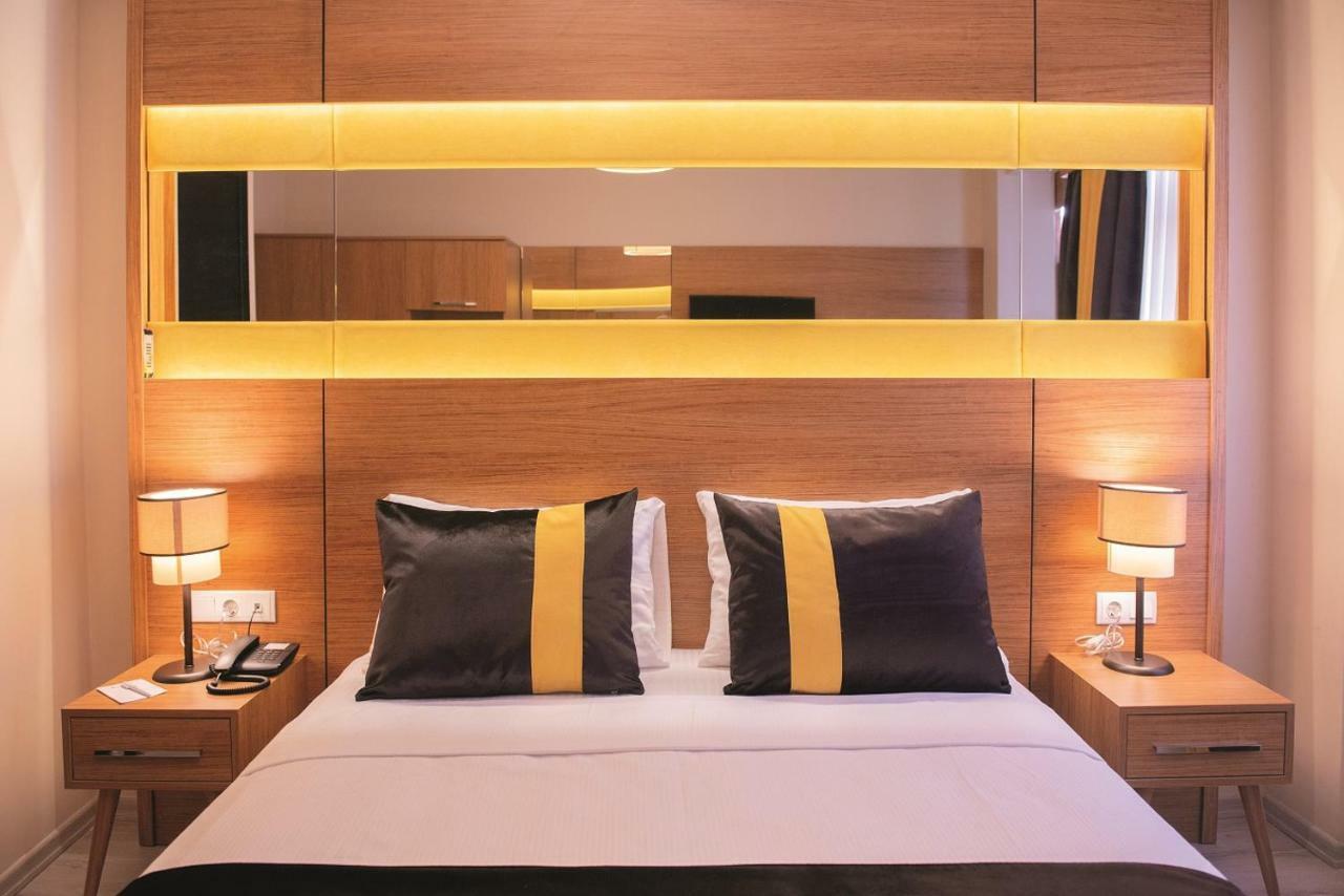 คารามันส์ ซีรน์เกชิ สวีท โฮเต็ล Hotel อิสตันบูล ภายนอก รูปภาพ
