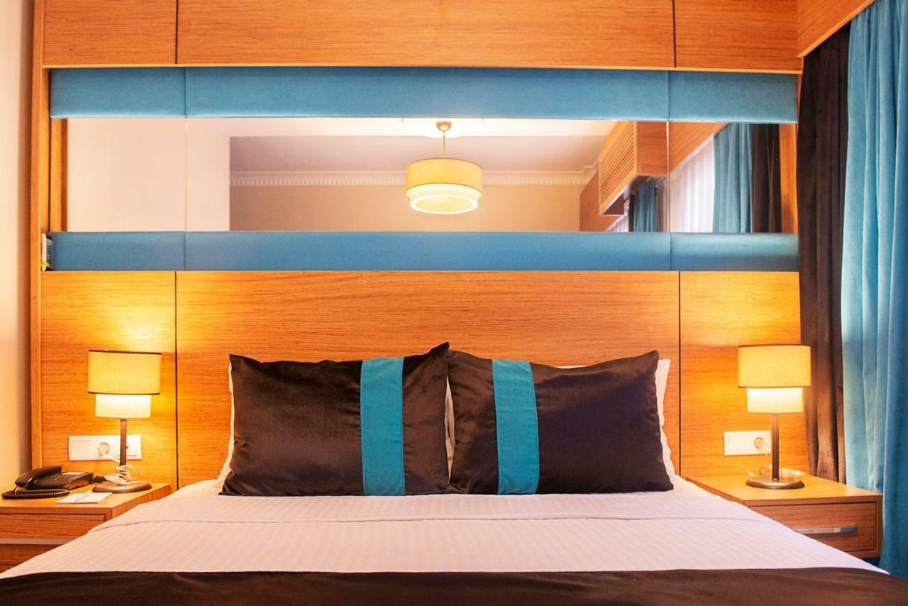 คารามันส์ ซีรน์เกชิ สวีท โฮเต็ล Hotel อิสตันบูล ภายนอก รูปภาพ