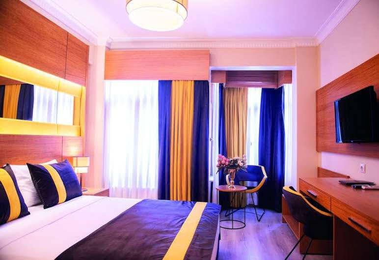 คารามันส์ ซีรน์เกชิ สวีท โฮเต็ล Hotel อิสตันบูล ภายนอก รูปภาพ